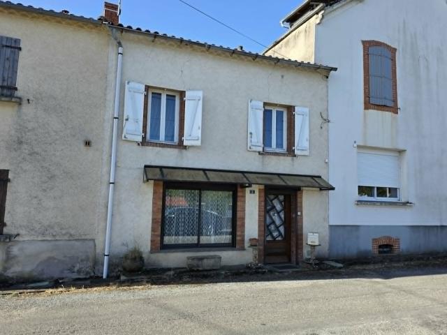 Maison de village avec dépendances et fort potentiel d'aménagement