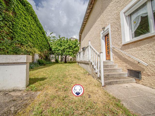 Maison de village avec dépendances et jardin