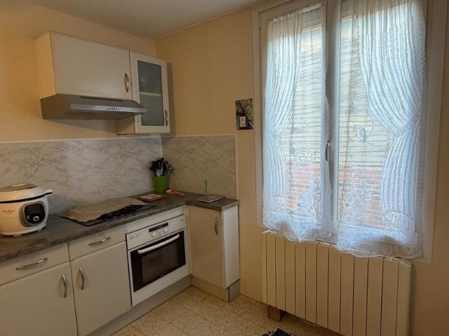 MAISON DE VILLAGE AVEC DÉPENDANCES GRAND POTENTIEL