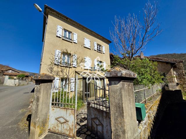 Maison de Village avec dépendances
