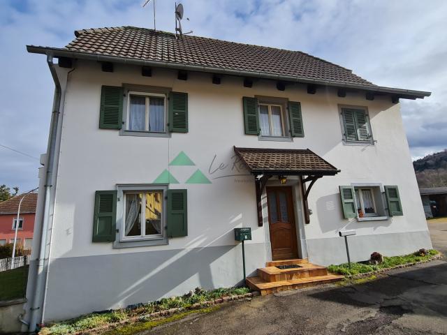 Maison de village avec dépendances