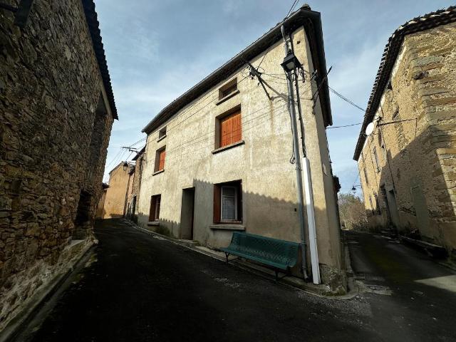 Maison de village avec dépendances 89m² Coustaussa