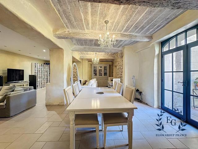 Maison de village avec extérieur 275m² Besse sur Issole