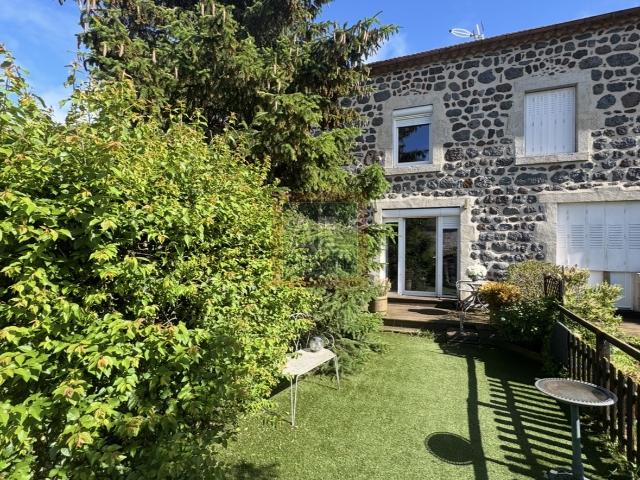 Maison de village avec garage