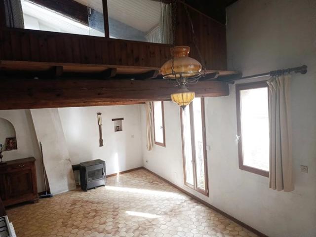 Maison de village avec garage