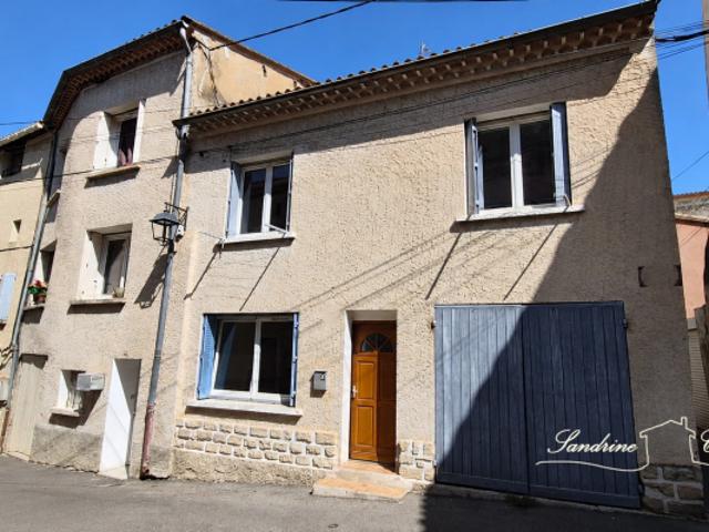 Maison de village avec garage, à terminer de rénover
