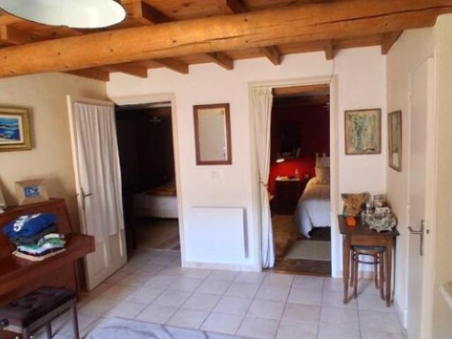 Maison de village avec garage, cellier et cave