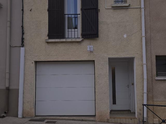 MAISON DE VILLAGE AVEC GARAGE DE 60M2