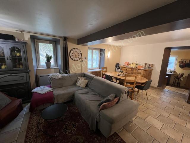Maison de village avec garage et cour 114m² Puivert