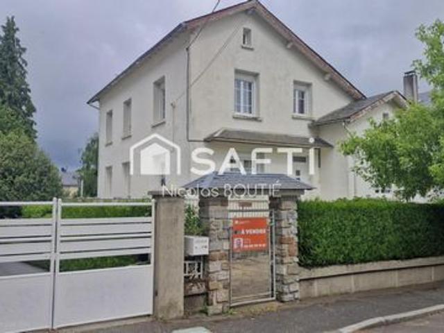 Maison de village avec garage et jardin