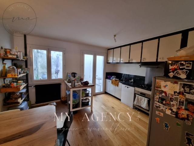 Maison de village avec grand garage, Patio et Terrasse Dpe. 90m² Caux