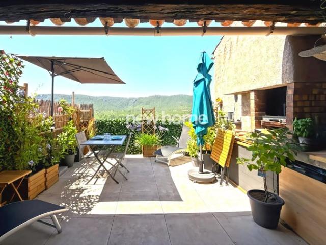 Maison de village avec grande terrasse et vue