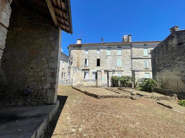 Maison de village avec grange et jardin
