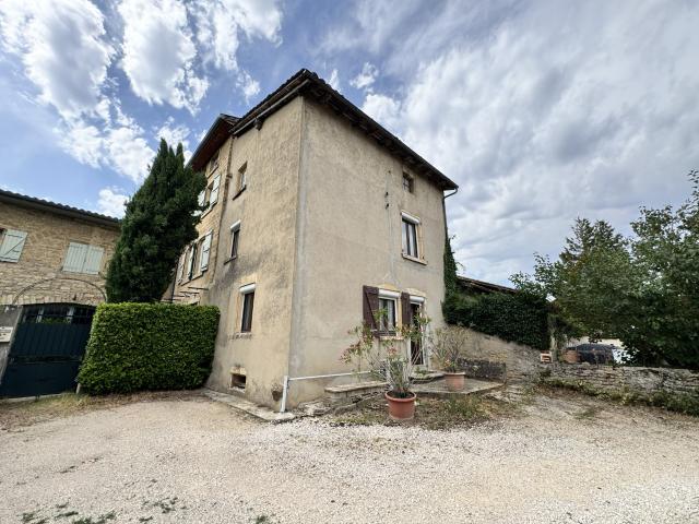 Maison de village avec jardin 75 m2 habitables Saint Alban de Roche