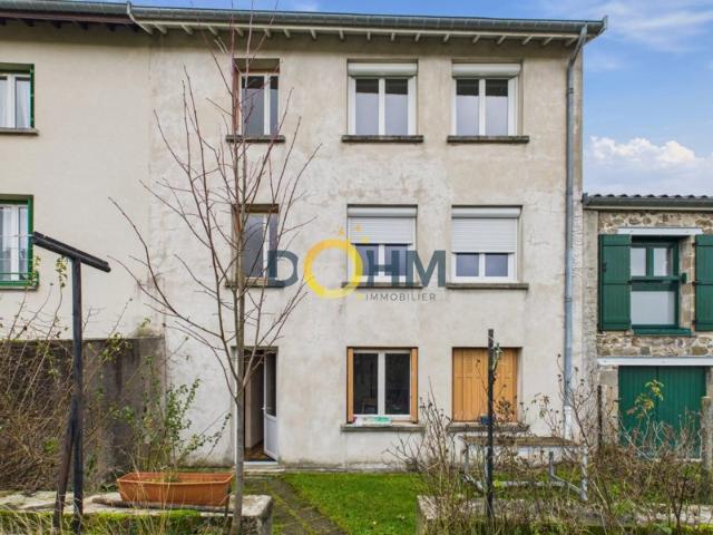 MAISON DE VILLAGE AVEC JARDIN