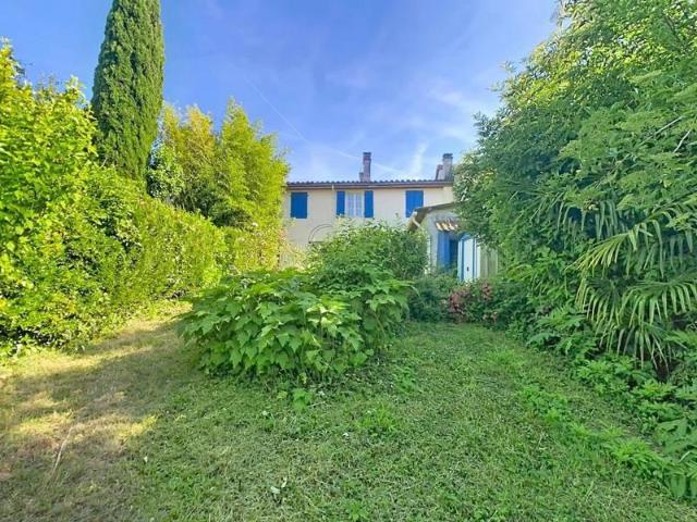 Maison de village avec jardin