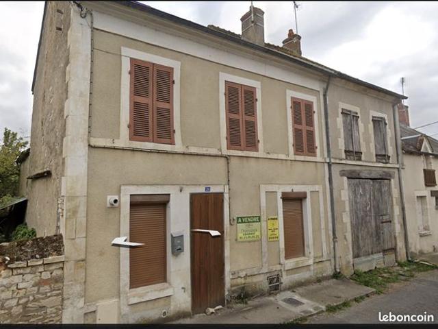 Maison de village avec jardin T4 habitable sans grands travaux centre village Mareuil sur Arnon 18290