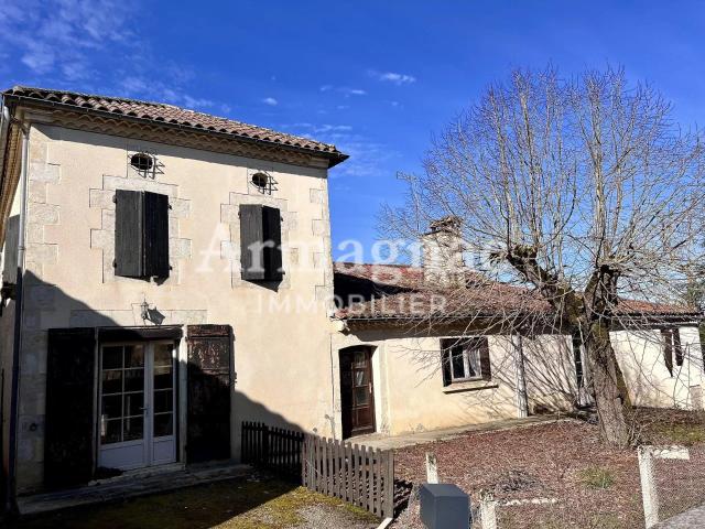 Maison de village avec jardin à rénover 151m² Mourède