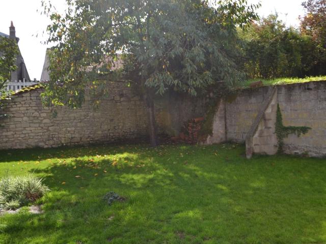 Maison de village avec jardin, cuisine équipée et garage