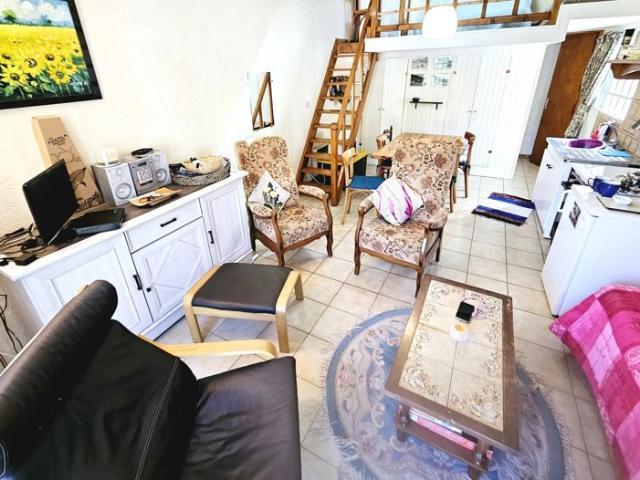 Maison de village avec jardin et cabane