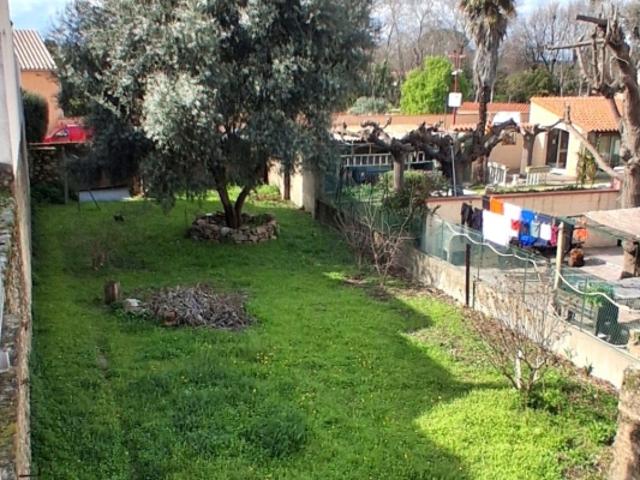 MAISON DE VILLAGE AVEC JARDIN ET GARAGE