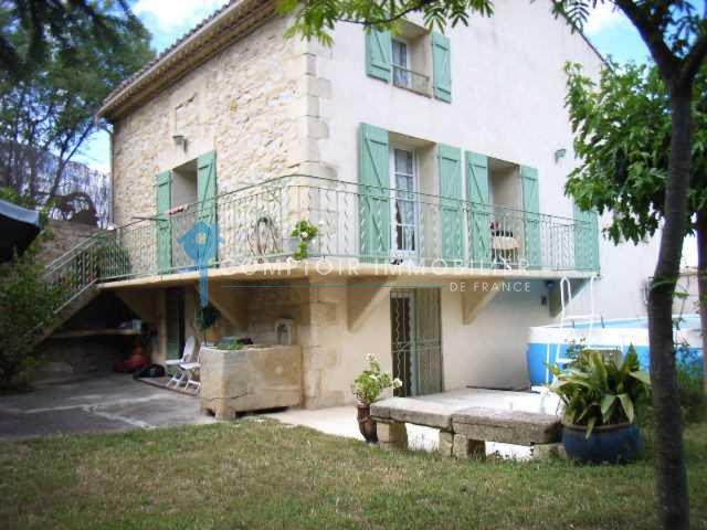 Maison de village avec jardin et Garage