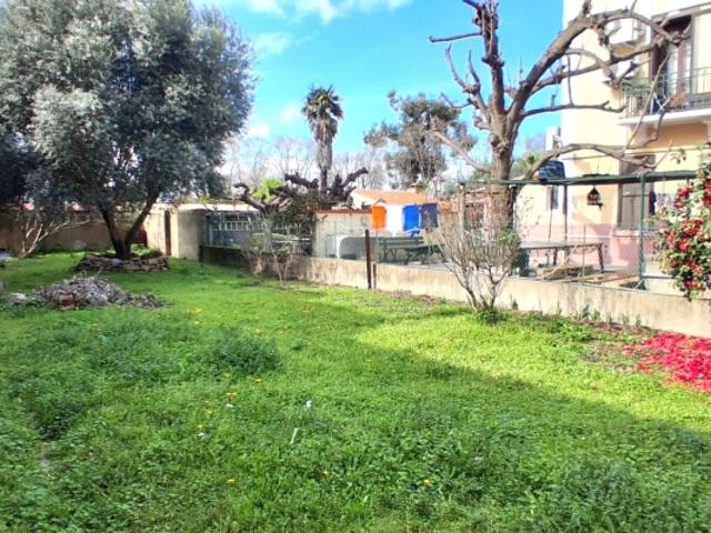 MAISON DE VILLAGE AVEC JARDIN ET GARAGE