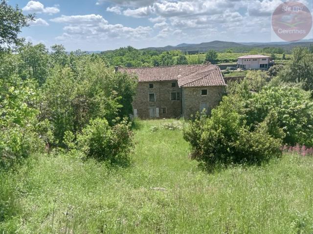 Maison de village avec jardin et garage