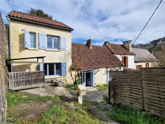 Maison de village avec jardin proche des commerces 72m² Le Bugue
