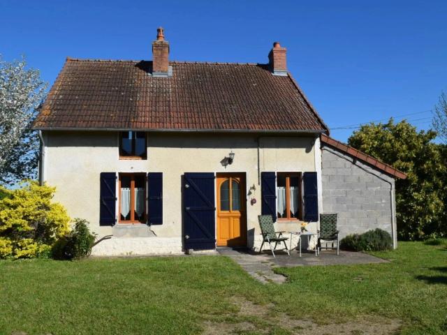Maison de village avec jardin près de Cercy la Tour à vendre
