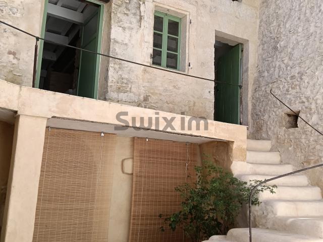 Maison de Village avec patio central