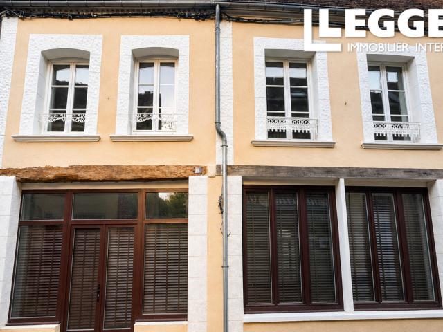 Maison de village avec remise et jardin complémentaire en face à Longny les Villages
