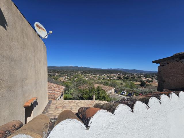 MAISON DE VILLAGE AVEC RENTABILITE LOCATIVE REGUSSE