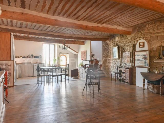 Maison De Village Avec Revenus Locatifs 150m² Bonnieux