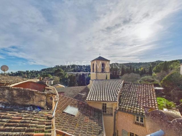 Maison de village avec studio et terrasse Cotignac
