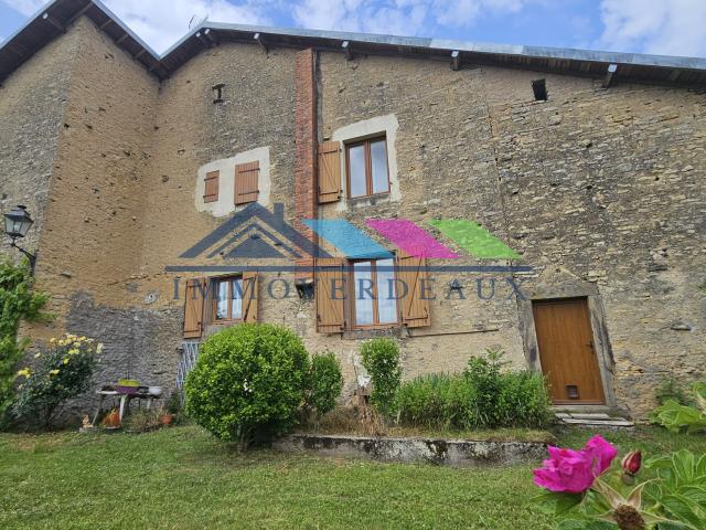 MAISON de VILLAGE avec TERRAIN