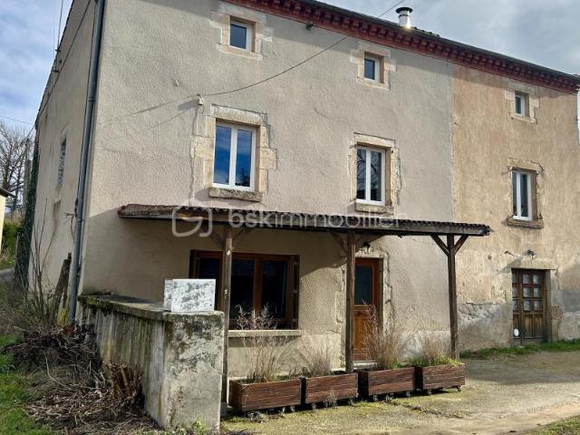 Maison de Village avec Terrain et Garage indépendant