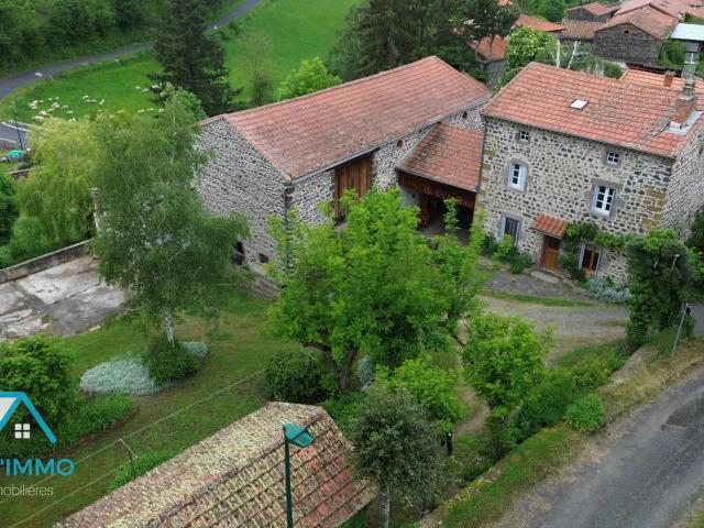 Maison de village avec terrain et dépendances