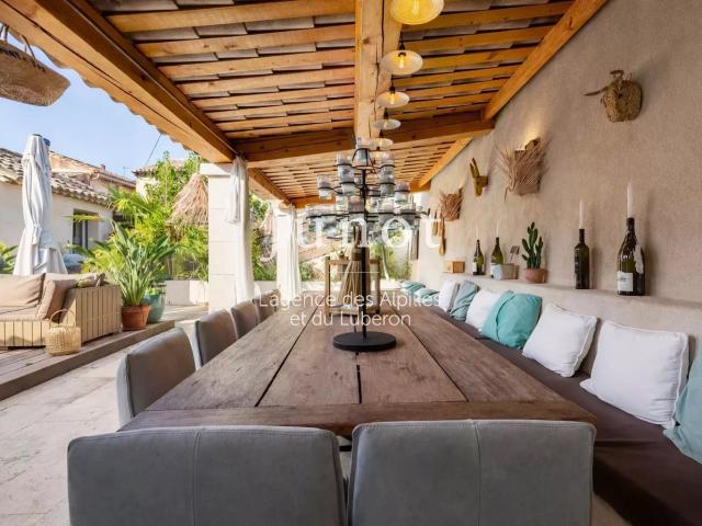 Maison De Village Avec Terrasse Cour Et Logement Indépendant 167m² Robion