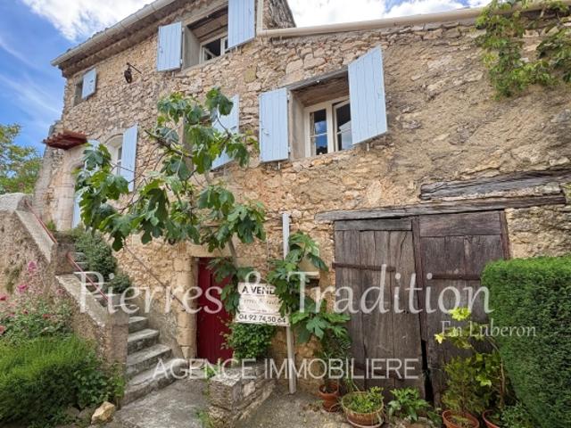 Maison de village avec terrasse et jardinet, à Simiane la Rotonde