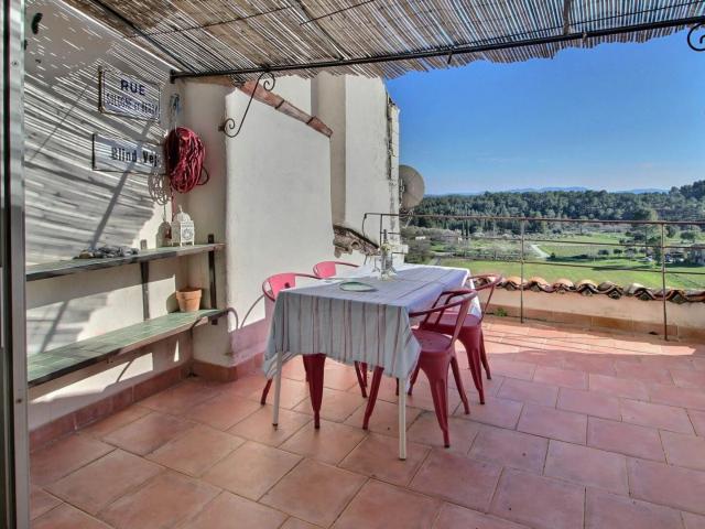 Maison de village avec terrasse et vue Callas
