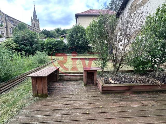 Maison de village avec terrasse EYZIN PINET