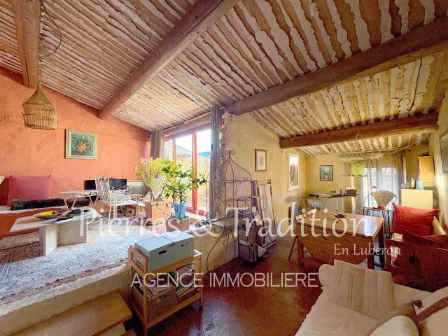 Maison de village avec terrasse sur le toit 110m² Saint Martin de Castillon