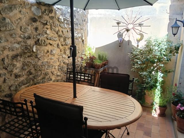 Maison de village avec terrasses
