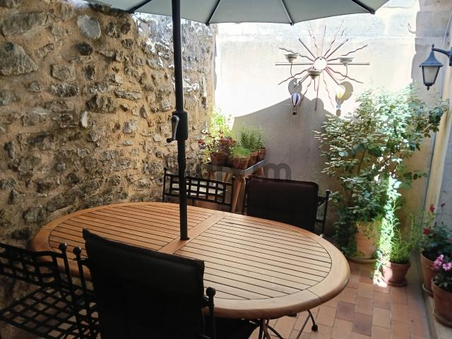 Maison de village avec terrasses
