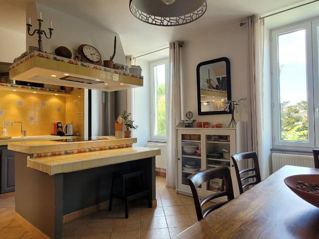 Maison de village avec terrasses et possibilité gite ou loca. 130m² Montélimar