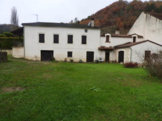 Maison de village avec un gite indépendant 196m² Les Junies