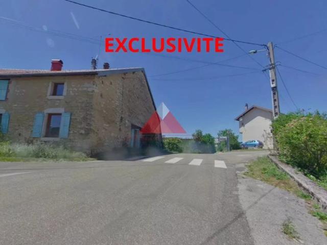 Maison de village avec 1589m² de terrain