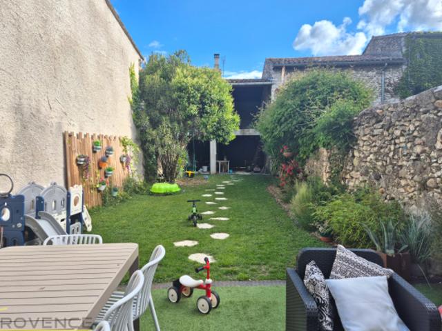 Maison de village avec 3 chambres et jardin à vendre à 5 min
