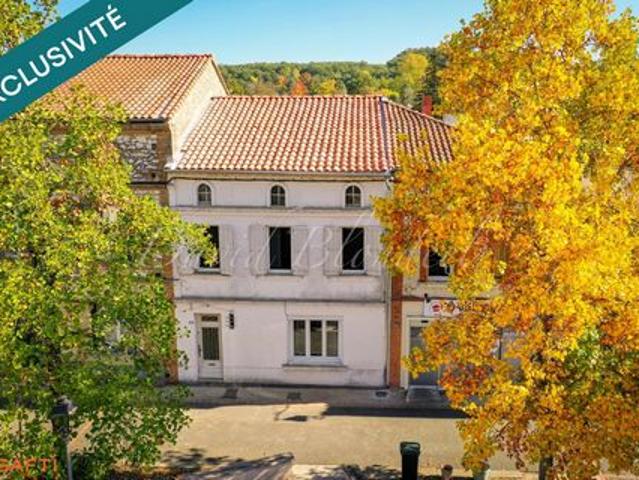 Maison de village. BRIATEXTE